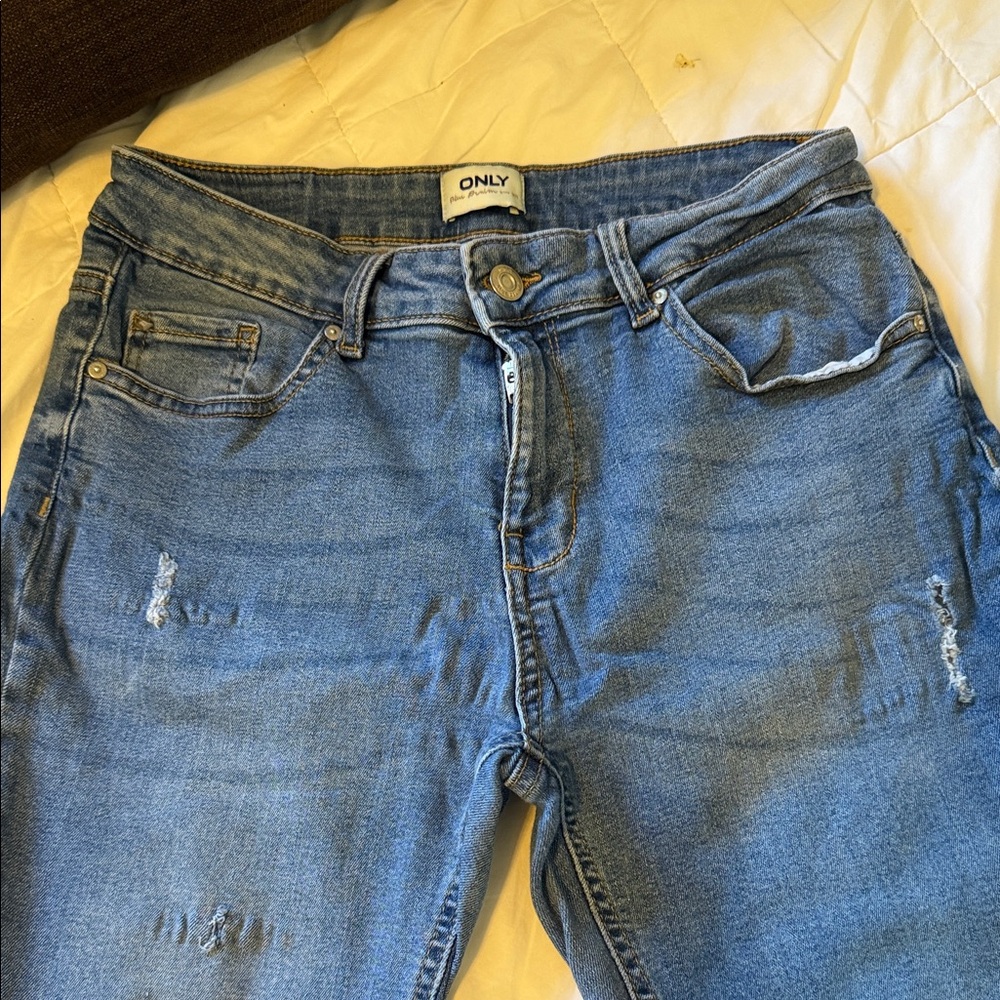 ONLY High Rise Distressed Blue Jeans